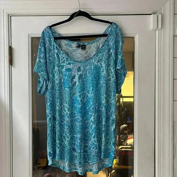 Cynthia Rowley Tops - Cynthia Rowley Tee size 3x Blue scoop neck top